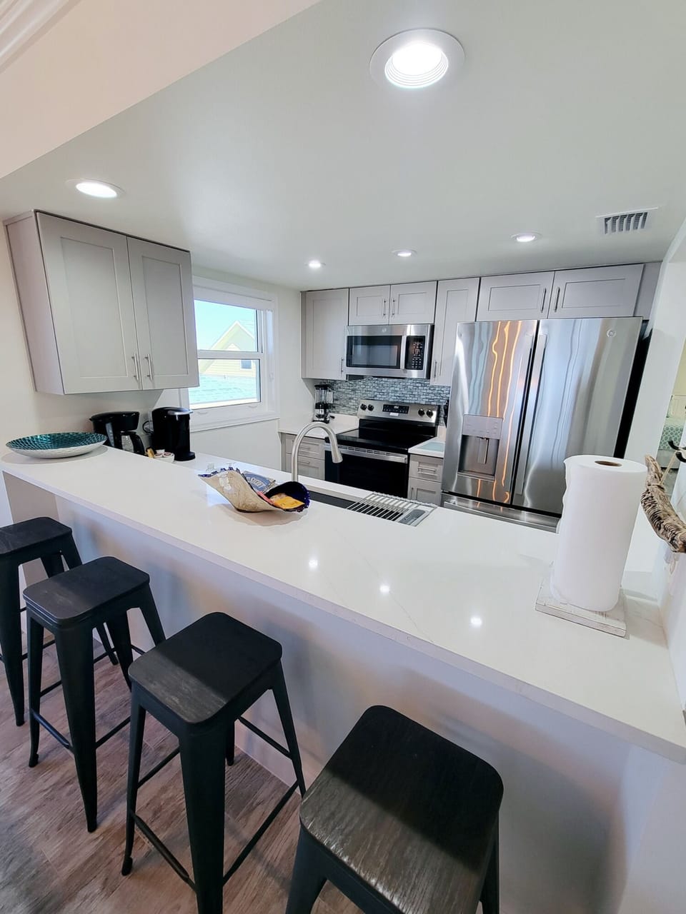 Bar + Kitchen