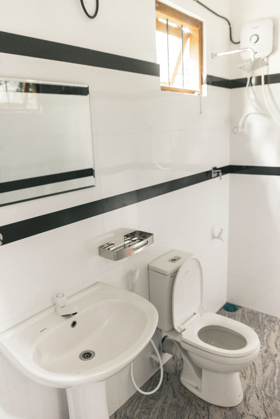 Comfort Double Room, Balcony | Bathroom | Free toiletries, towels, soap, shampoo