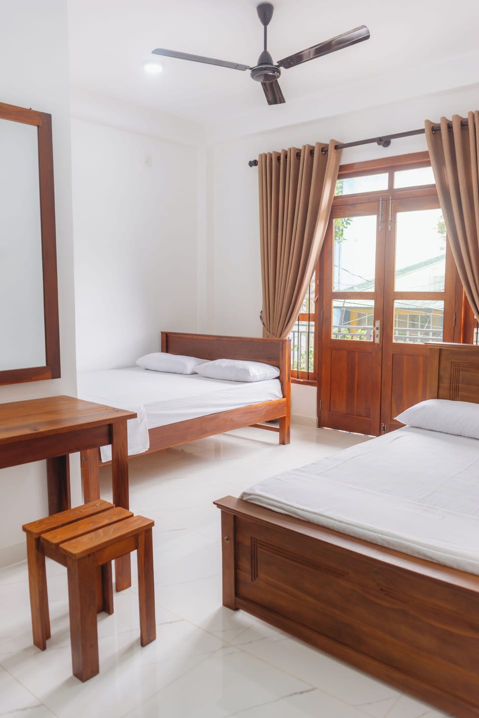 Comfort Double Room, Balcony | Desk