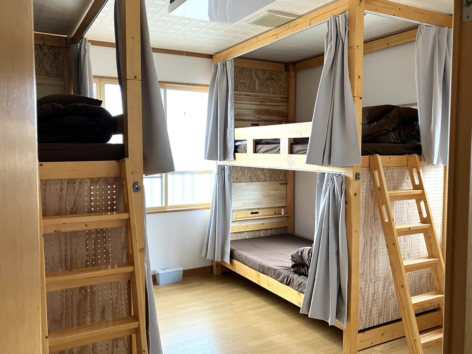 Shared Dormitory, Mixed Dorm | Free WiFi, bed sheets