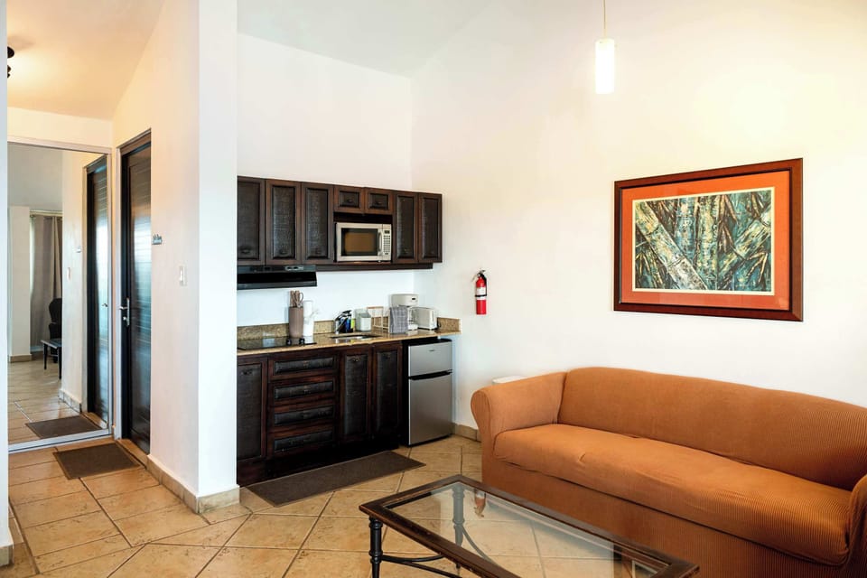 Apartment, 1 Queen Bed, Patio (Costa Bonita 904) | Living area