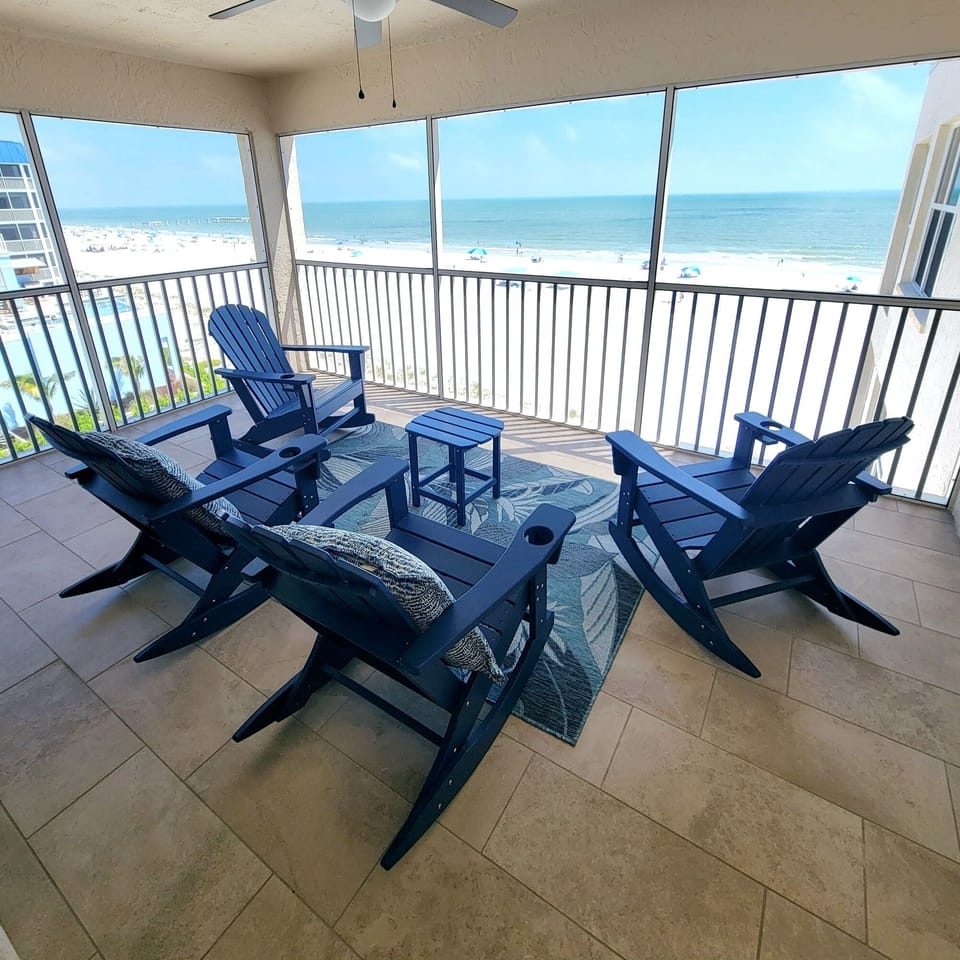 Screened Balcony