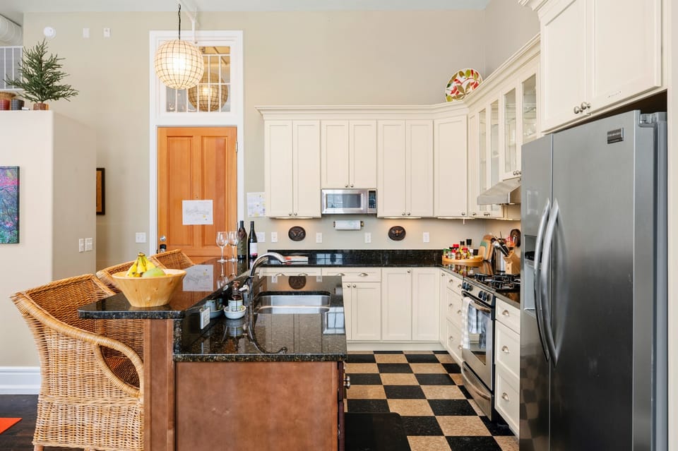 Full Kitchen
