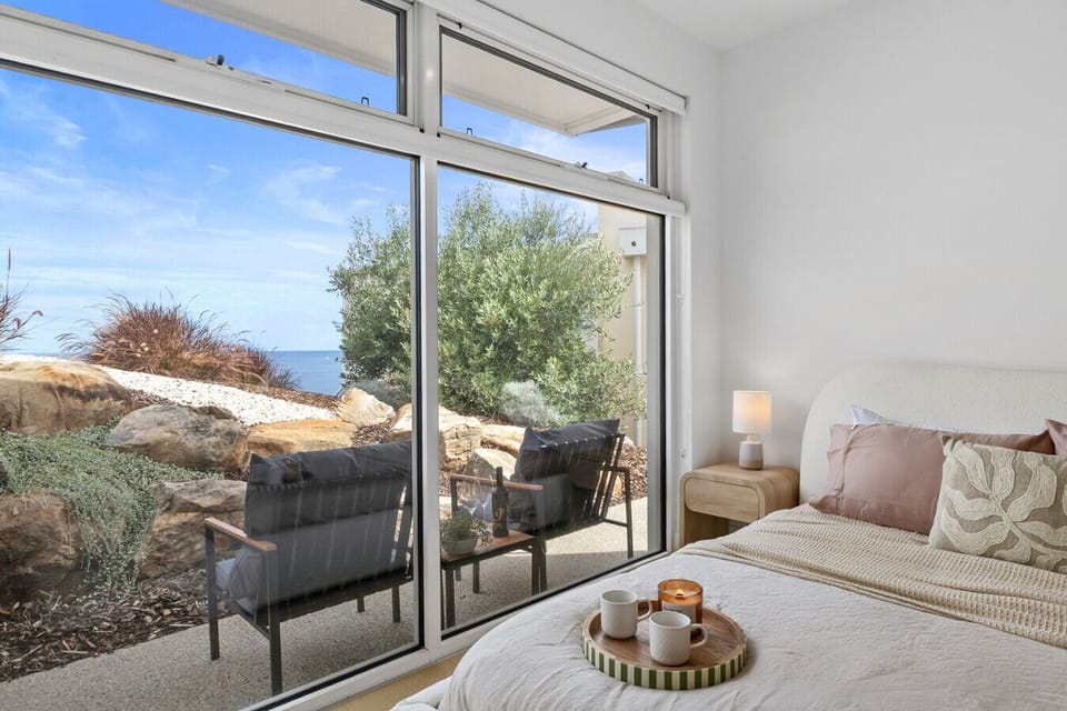 Oceanviews from bed