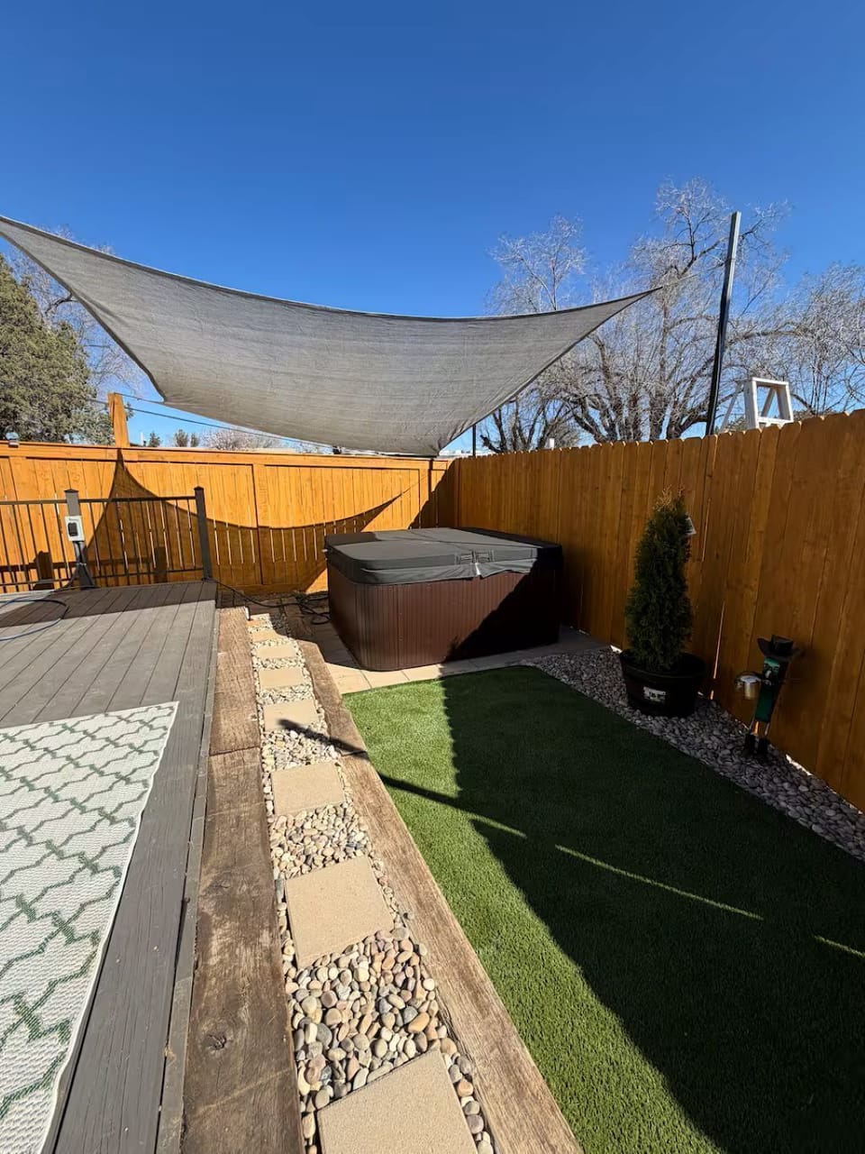 Outdoor spa tub