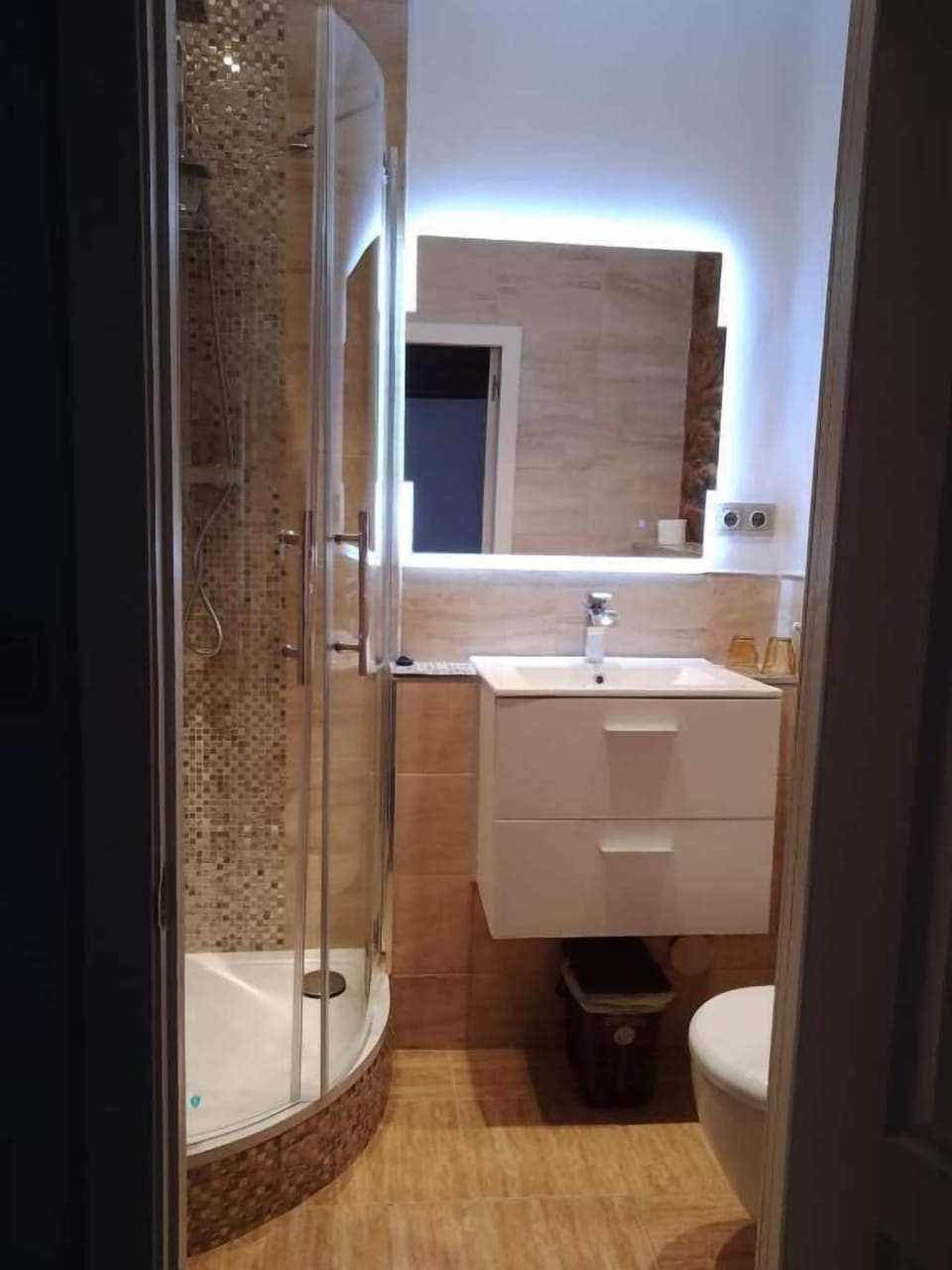 Double or Twin Room, Balcony, City View | Bathroom