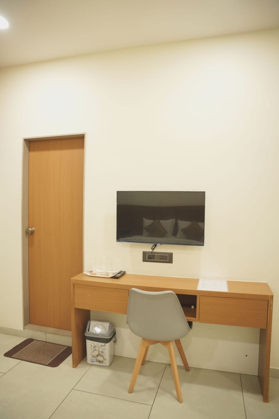 Deluxe Double Room | Iron/ironing board, free WiFi