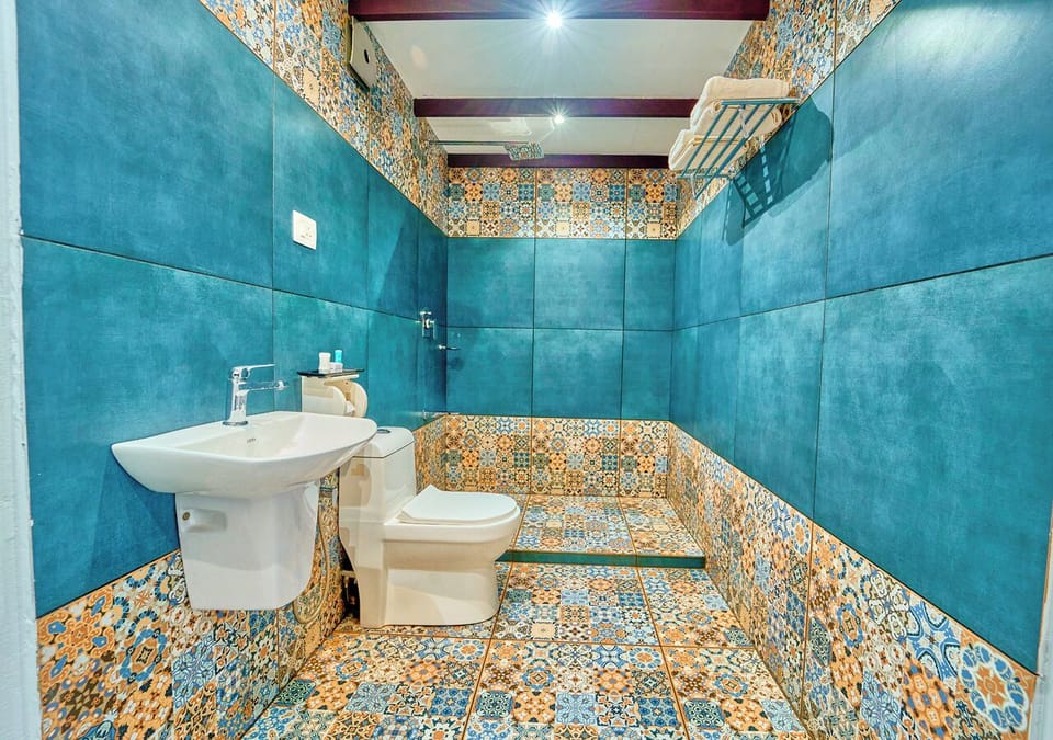 Suite, Balcony, Mountain View | Bathroom | Shower, free toiletries, towels, soap