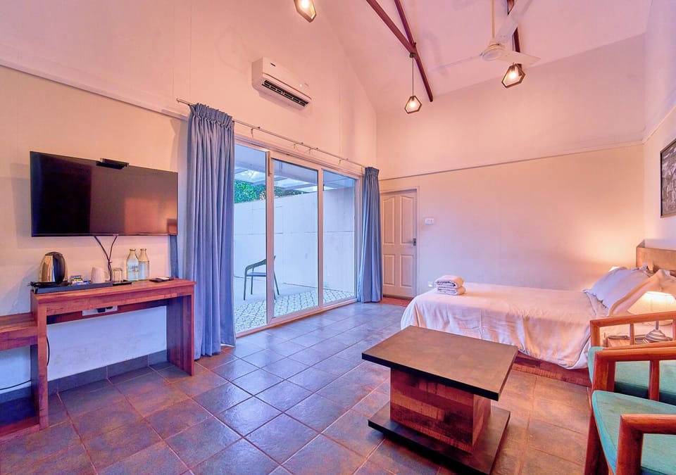 Suite, Balcony, Mountain View | Laptop workspace, WiFi (free), bed sheets