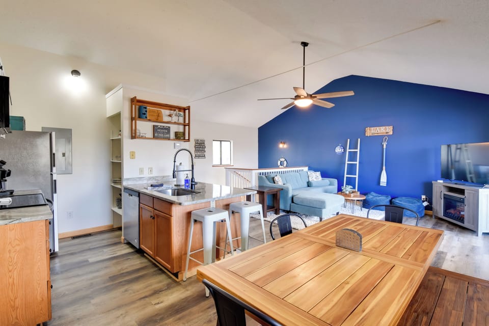 Kitchen | Main Level