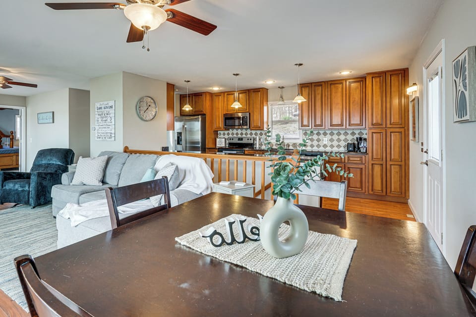 Dining Area | Main Level