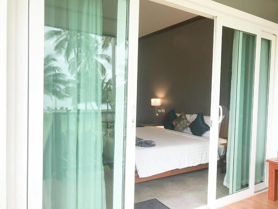 Deluxe Double Room with Balcony and Sea View | Desk, free WiFi