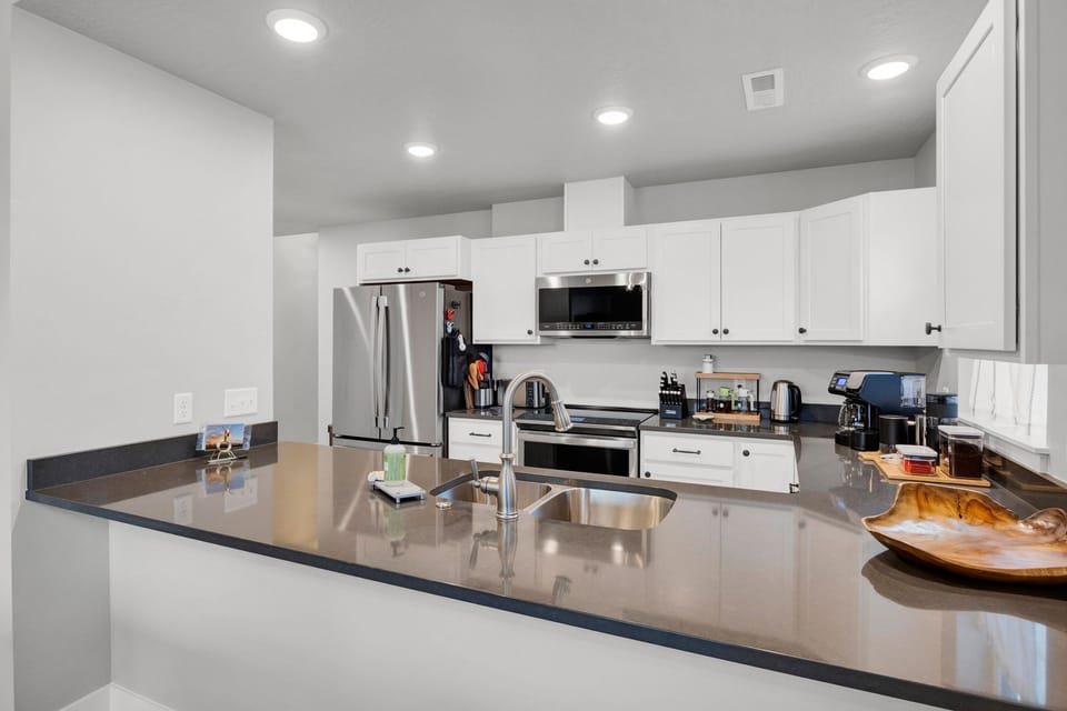 Kitchen  ( Main Level)
