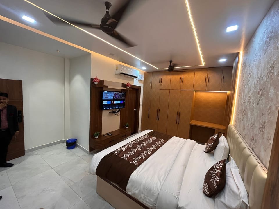 In-room safe, soundproofing, free WiFi