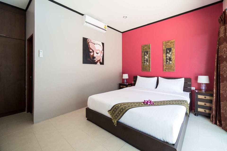 Minibar, in-room safe, free WiFi, bed sheets