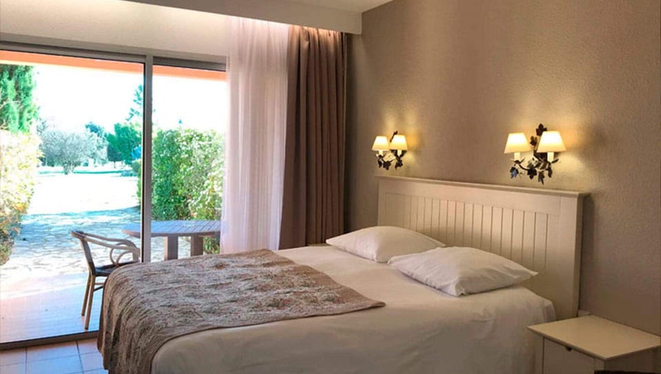 Classic Double Room, Ensuite, Garden View | Desk, free WiFi