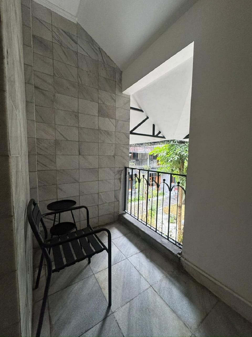 Deluxe Double Room, Balcony | Interior