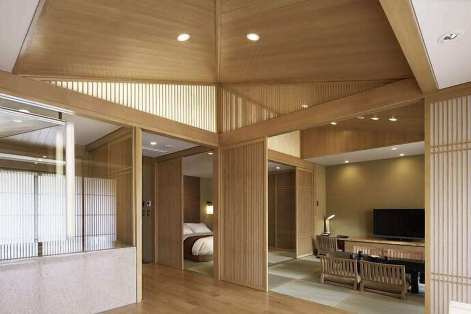 Gardenspa Suite, Mountain View | Minibar, in-room safe, desk, soundproofing