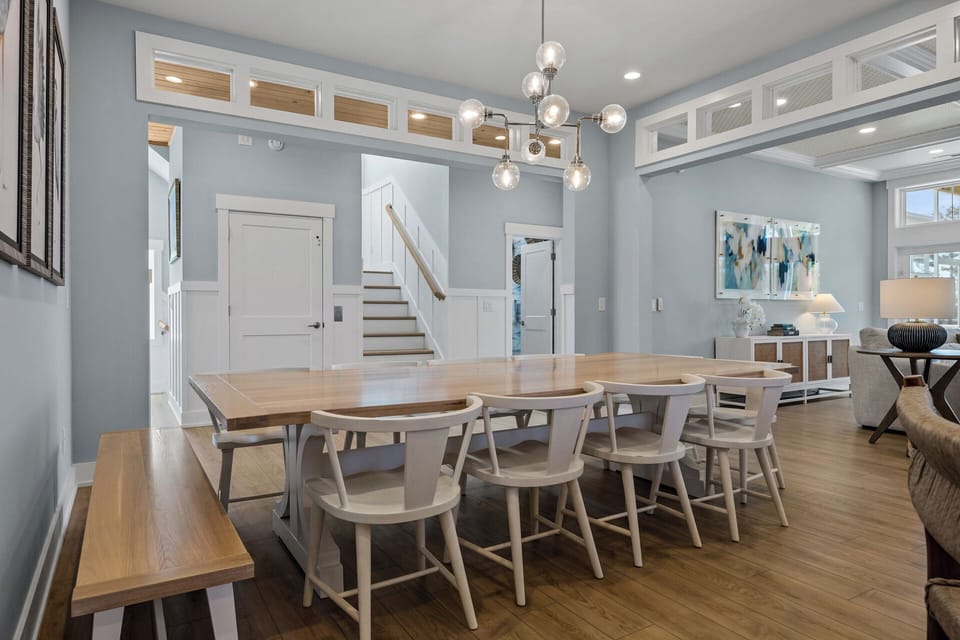 Second Level Dining Area