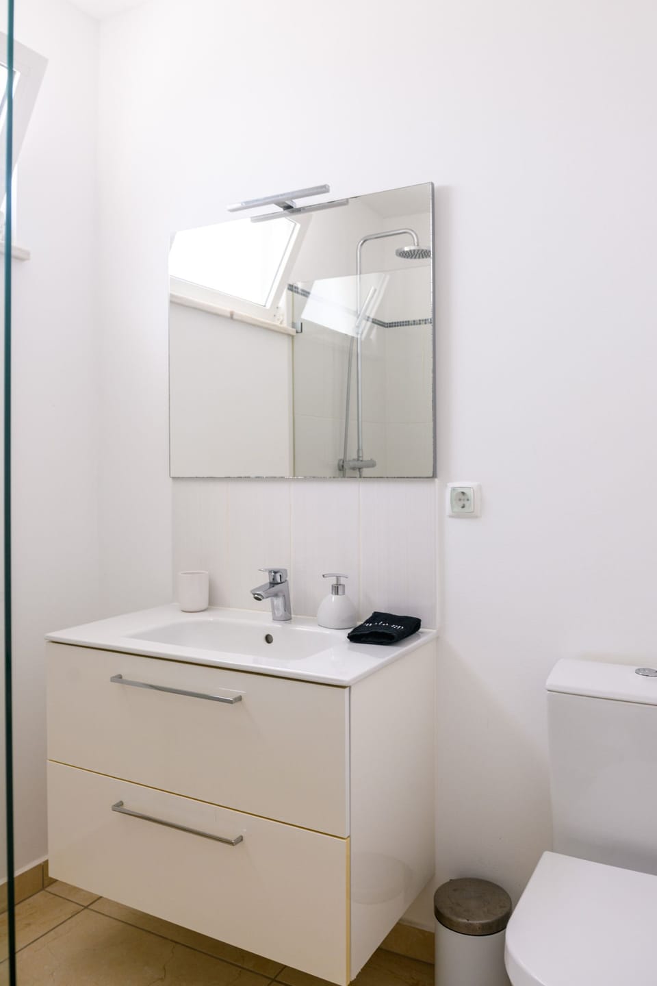The third en-suite bathroom with walk in shower.