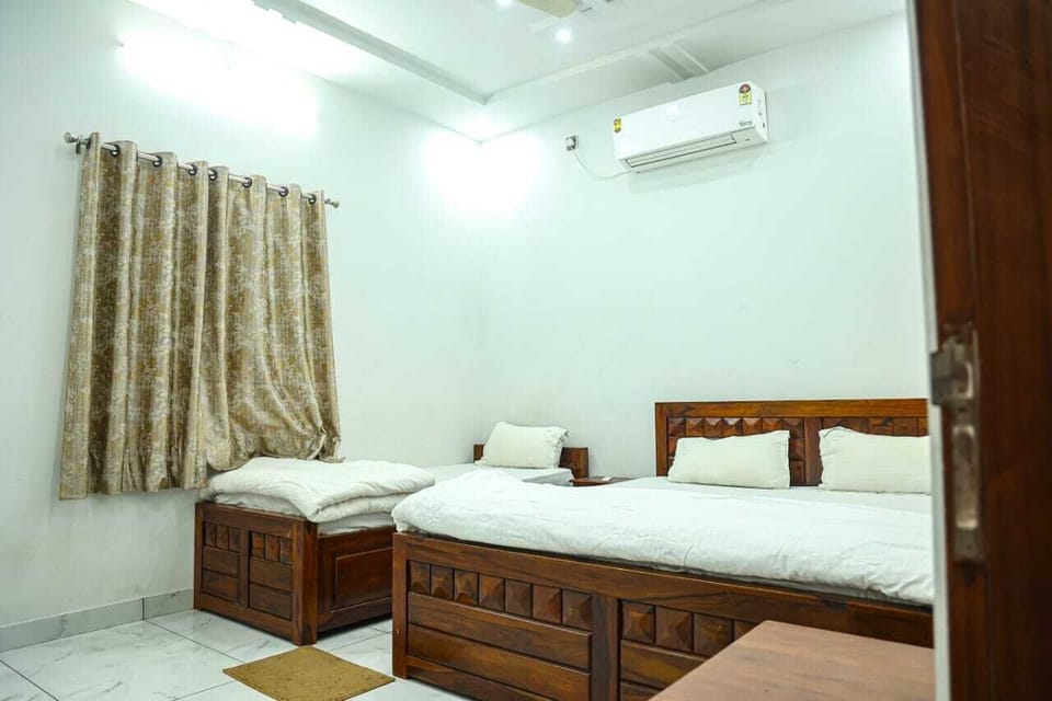 Deluxe Triple Room | Free WiFi, bed sheets