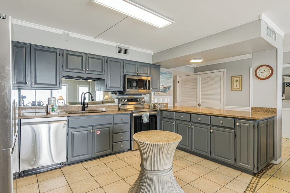 Full Kitchen