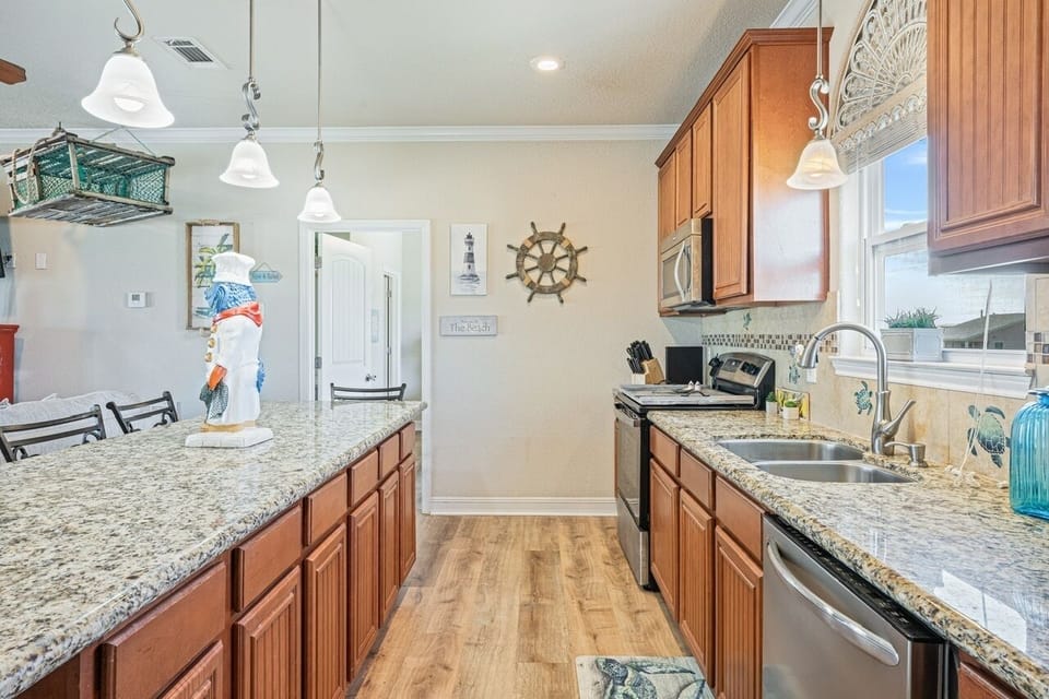 House, 3 Bedrooms | Private kitchen | Fridge, coffee/tea maker, toaster