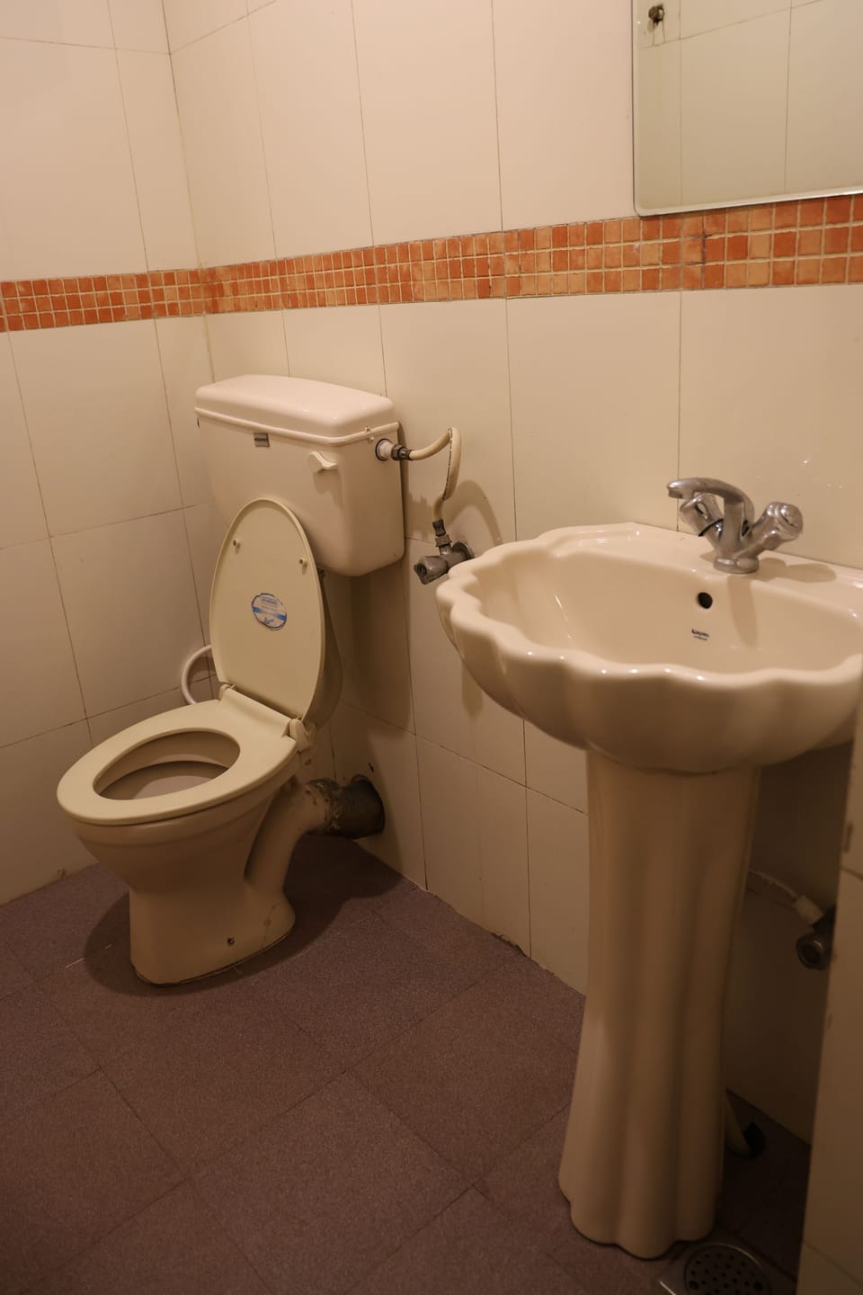Deluxe Double Room, City View | Bathroom | Shower, towels, soap, shampoo