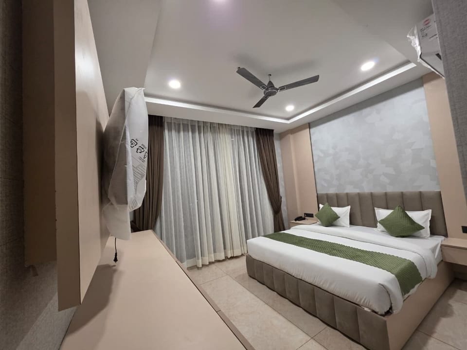 Double Room, Balcony, Mountain View