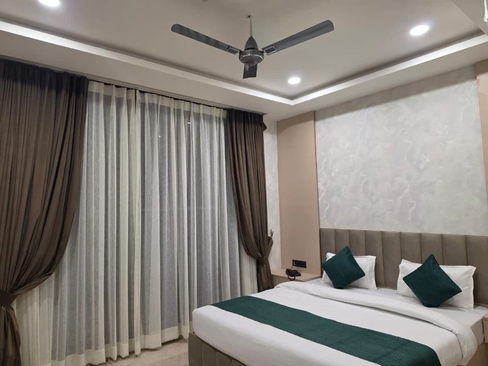 Double Room, Balcony, Mountain View