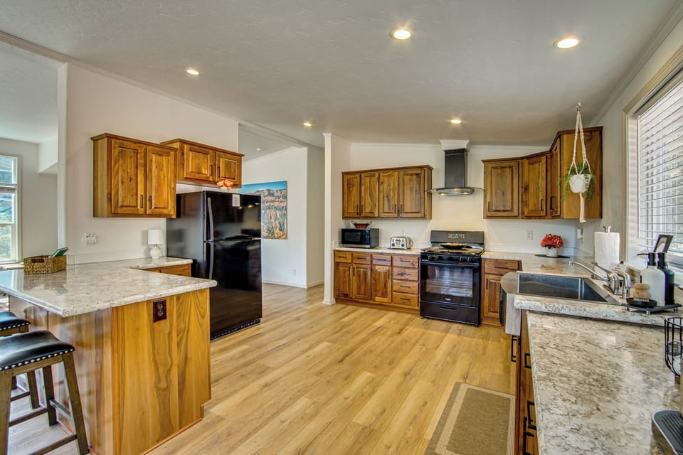 House (3 Bedrooms) | Interior