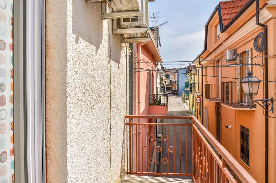 House, Balcony | Property grounds