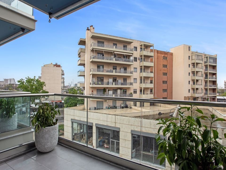 Studio, Balcony, City View | City view