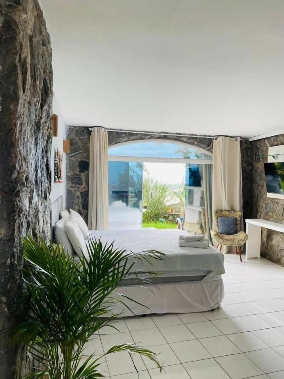 Family Suite, Patio, Garden View | In-room safe, free WiFi