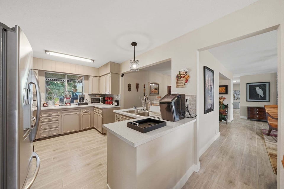Indoors, Kitchen, Floor, Flooring, Appliance