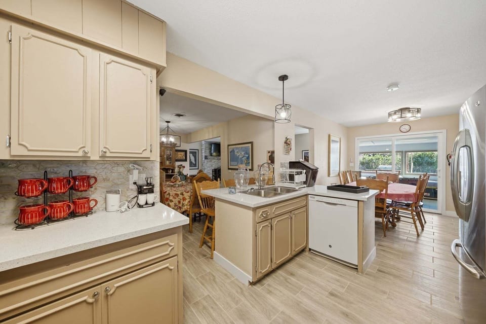 Indoors, Kitchen, Home Decor, Kitchen Island, Appliance