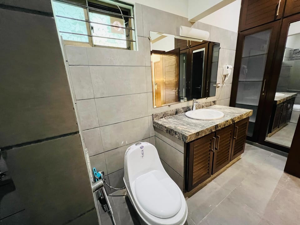 Superior Double or Twin Room | Bathroom | Shower, hair dryer, slippers, bidet