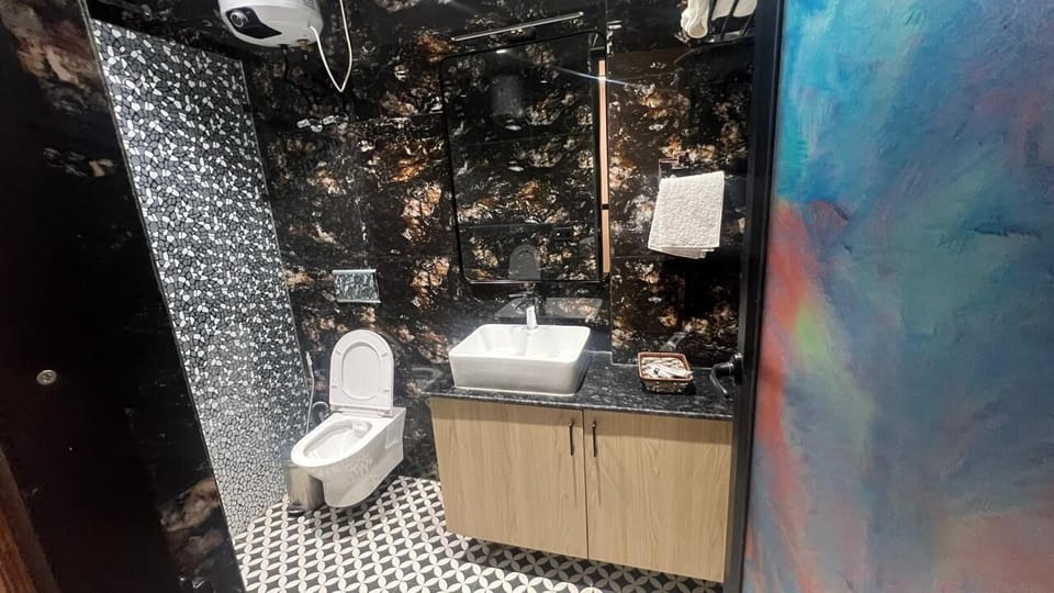 Deluxe Double Room | Bathroom