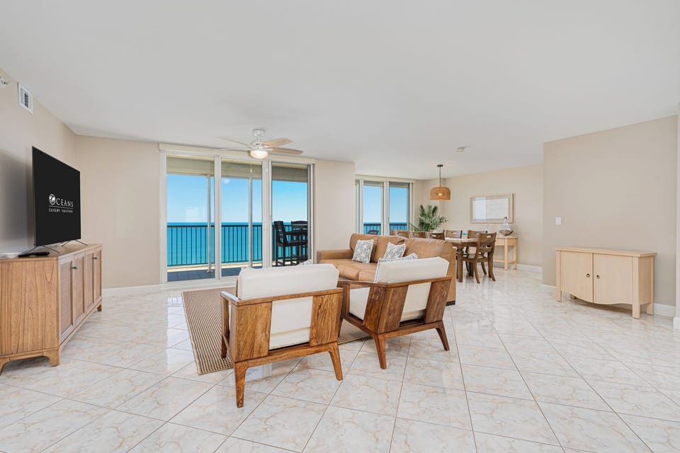 Never-ending oceanfront views!