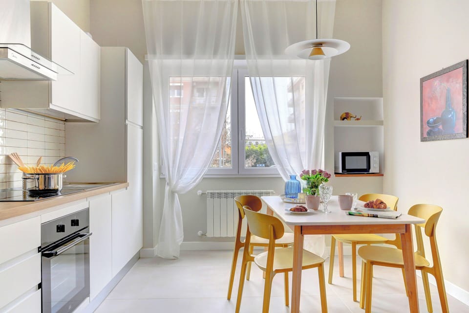 Comfort Apartment | Private kitchen | Microwave, oven, stovetop, highchair