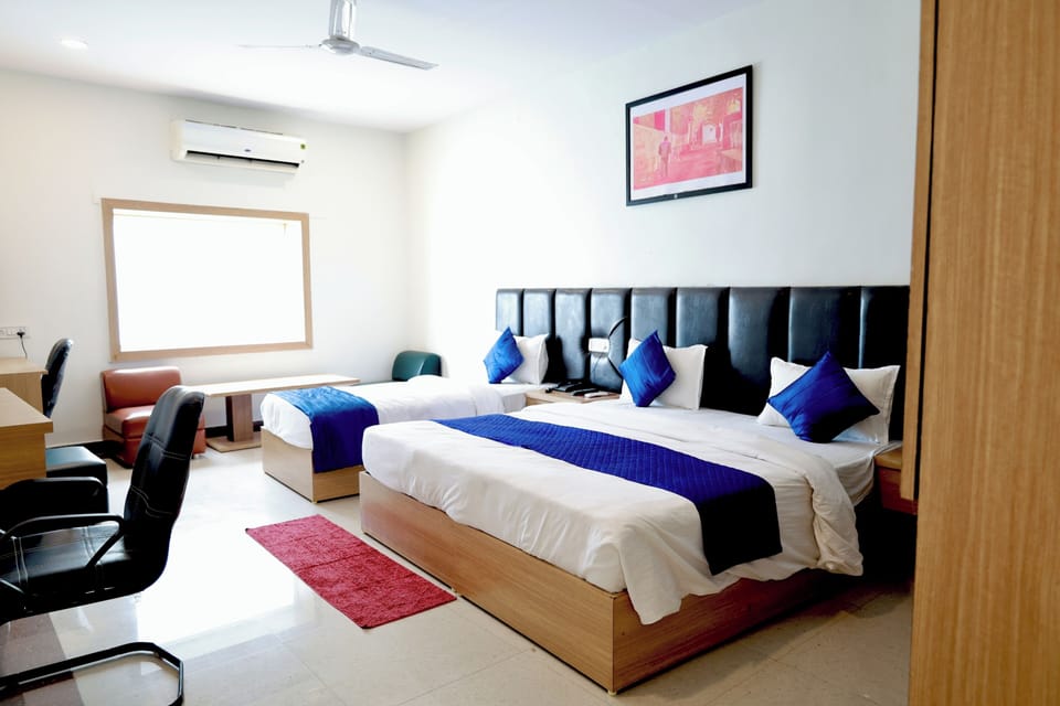 Deluxe Double Room, City View | Desk, laptop workspace, free WiFi