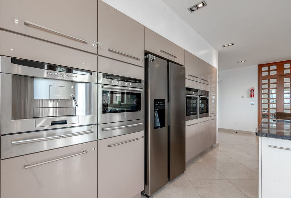 Spacious Kitchen