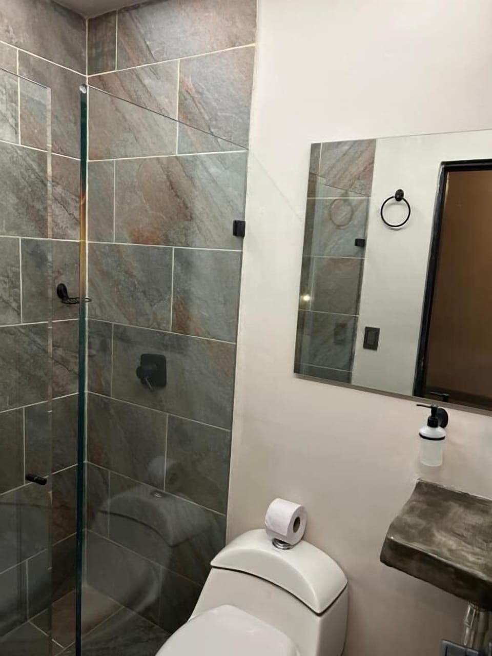 Deluxe Room | Bathroom