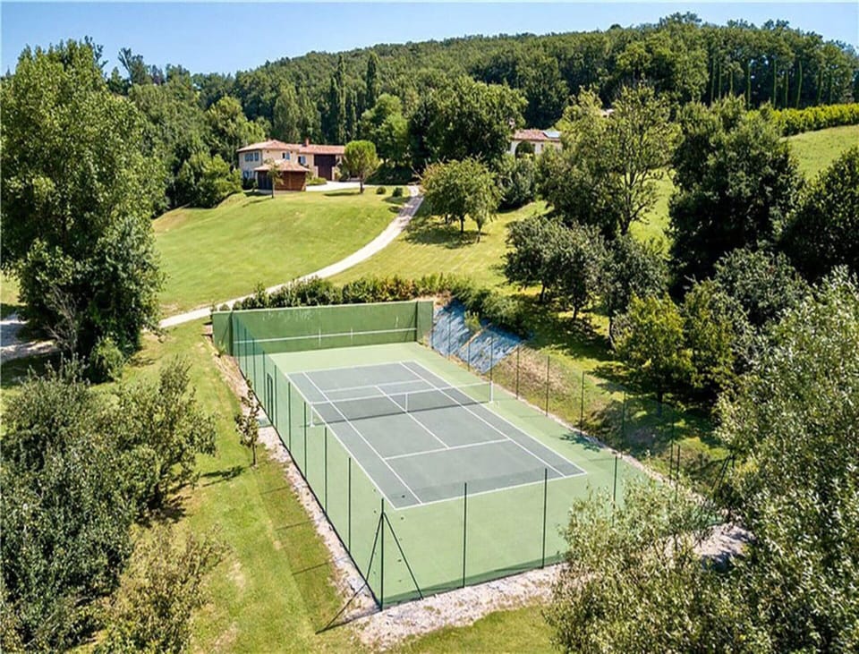 House | Sport court