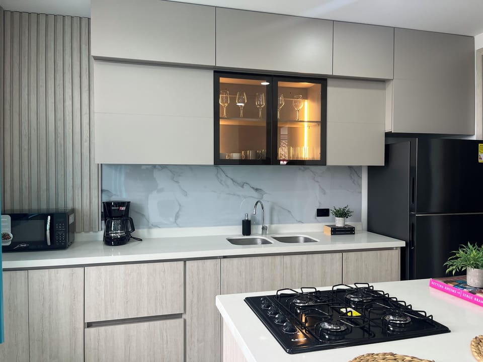 Apartment, Balcony, Valley View | Private kitchen | Microwave, oven, stovetop, coffee/tea maker