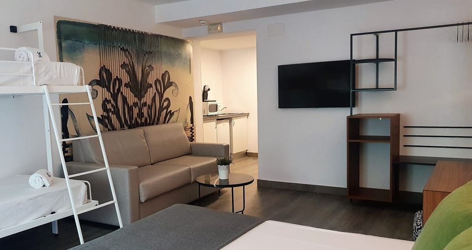 Superior Studio Suite | Individually decorated, individually furnished, desk, laptop workspace
