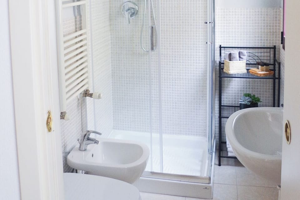 Comfort Double Room, Courtyard View | Bathroom
