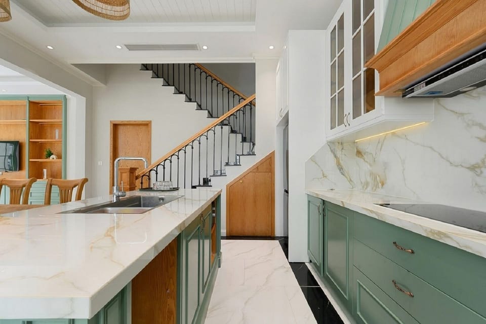 Deluxe Villa, City View | Private kitchen