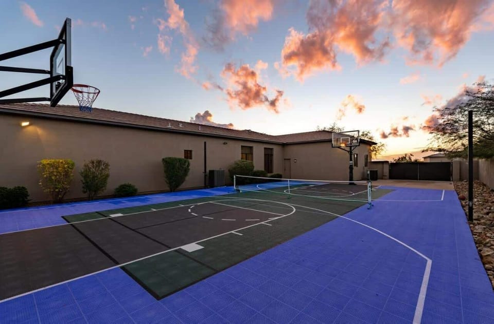 Whole court out back for when you need to run it
