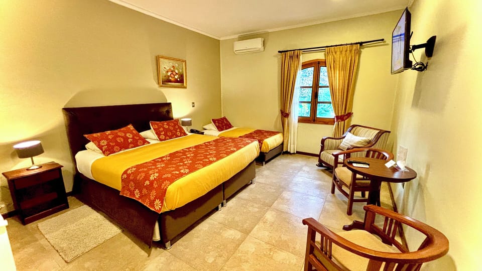 Superior Double or Twin Room | In-room safe, bed sheets